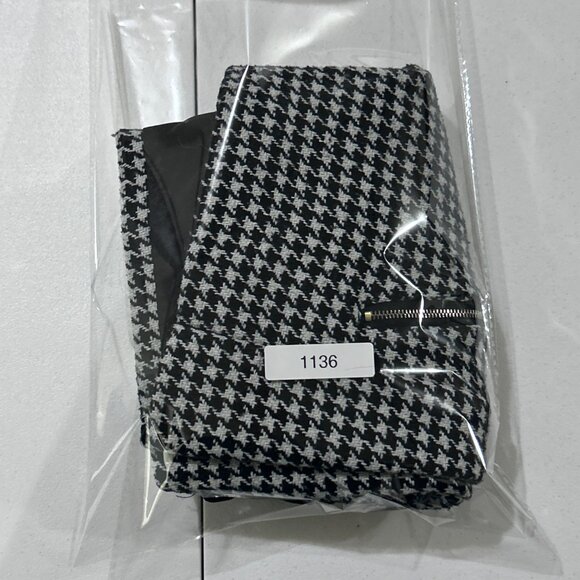 Five Plus Shorts Womens Large, Runs Smaller, Black White Houndstooth Lined - Picture 15 of 15
